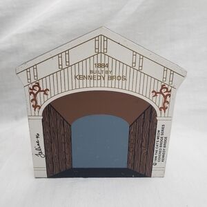 Kennedy Covered Bridge 1996 Cat's Meow Wood Self Sitter Chester County Pa.